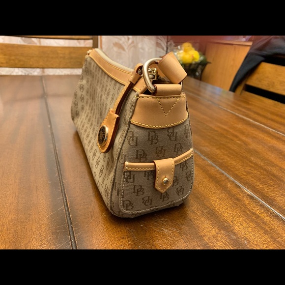 Dooney And Bourke Double Front Pocket Handbag - Picture 2 of 8